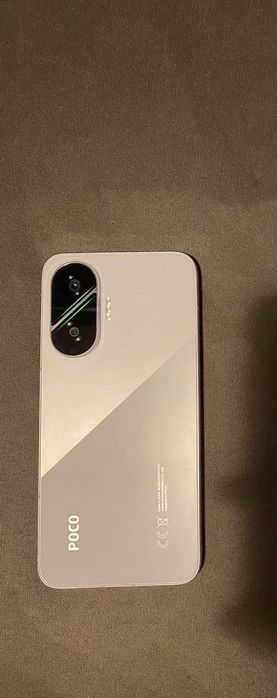 Продавам poco f7