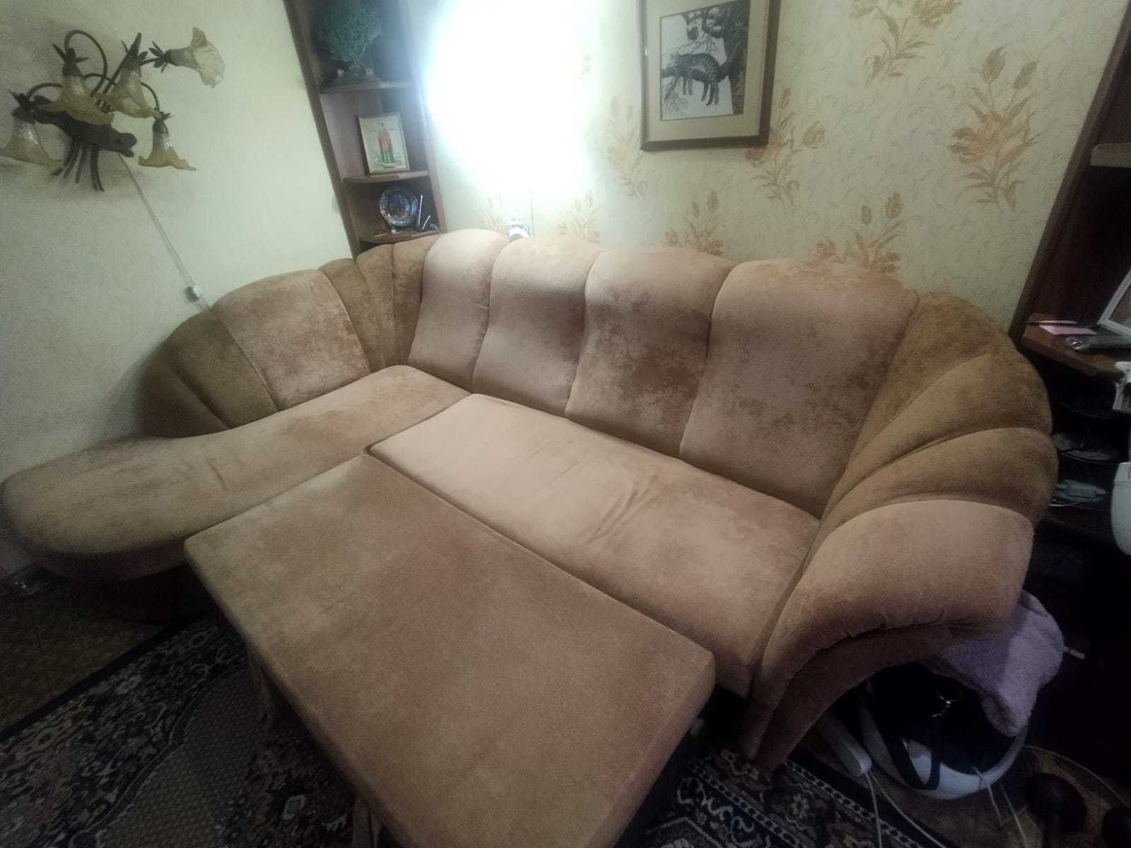Мягкий угловой диван