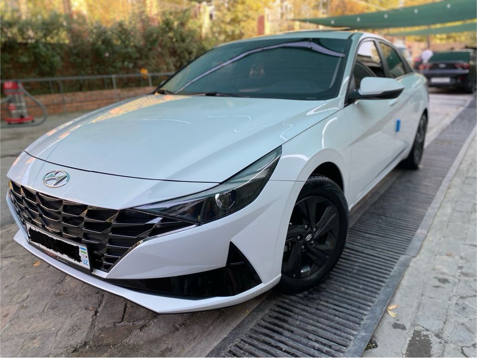 Hyundai Elantra 2021 full. Пробег 33000.