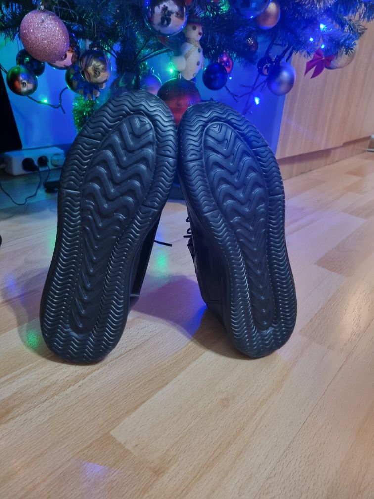 Adidași/ Pantofi sport model new