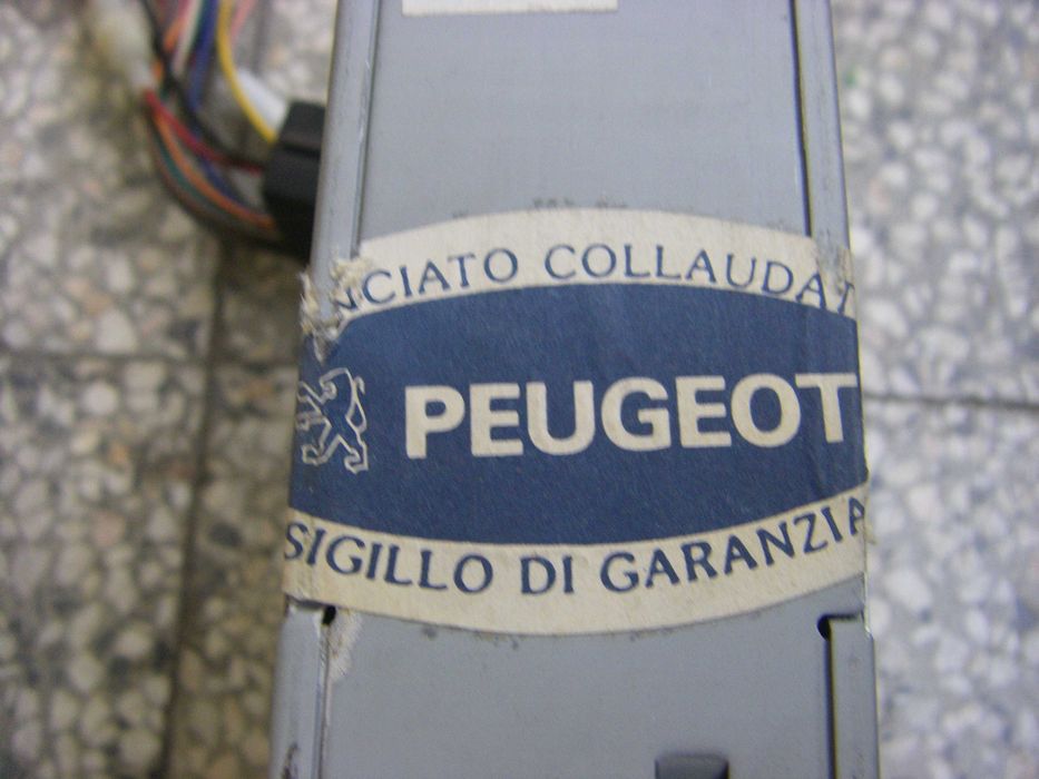 Аудиокасетофон Peugeot оригинален