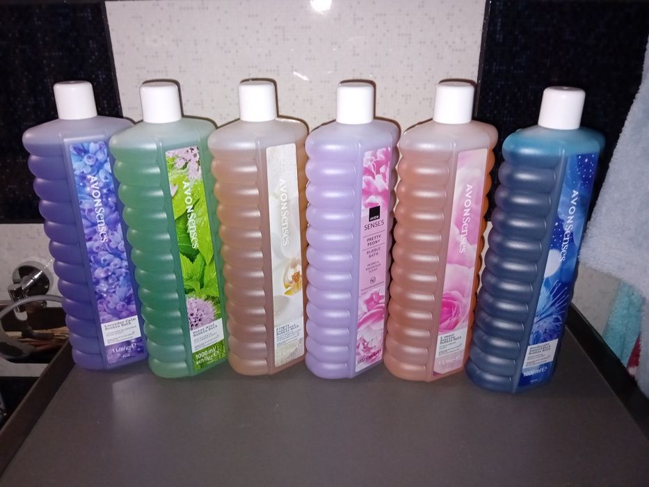 Vând cosmetice pentru femei și barbati