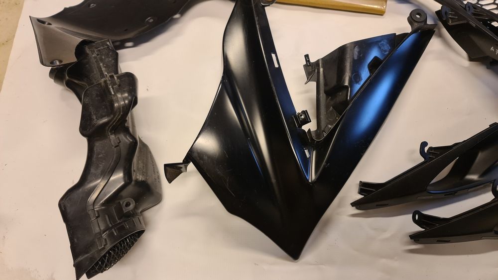 Suzuki GSXR 1000 k7 K8 2007 2008 carena aripă scărițe stop cadru bord