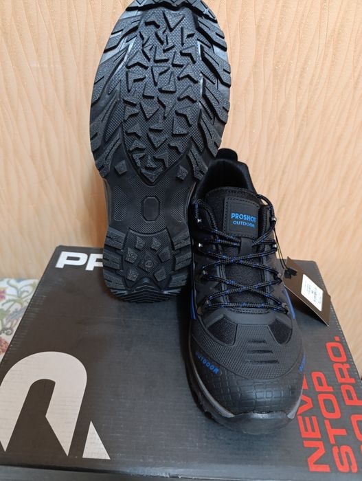 Турецкие спортивные ботинки. Размер 41,42