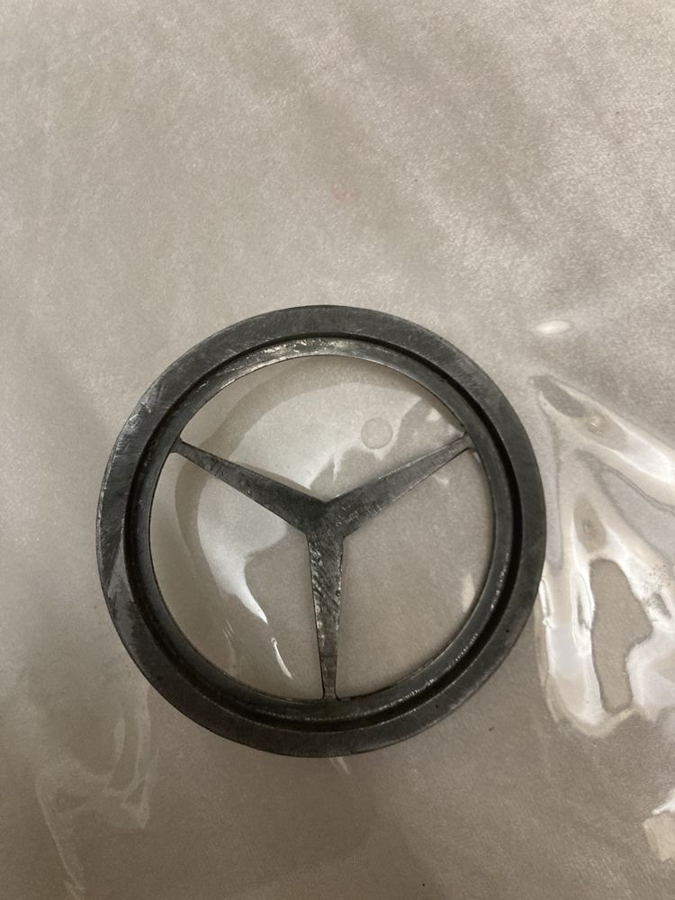 Оригинал эмблема Mersedes benz 210