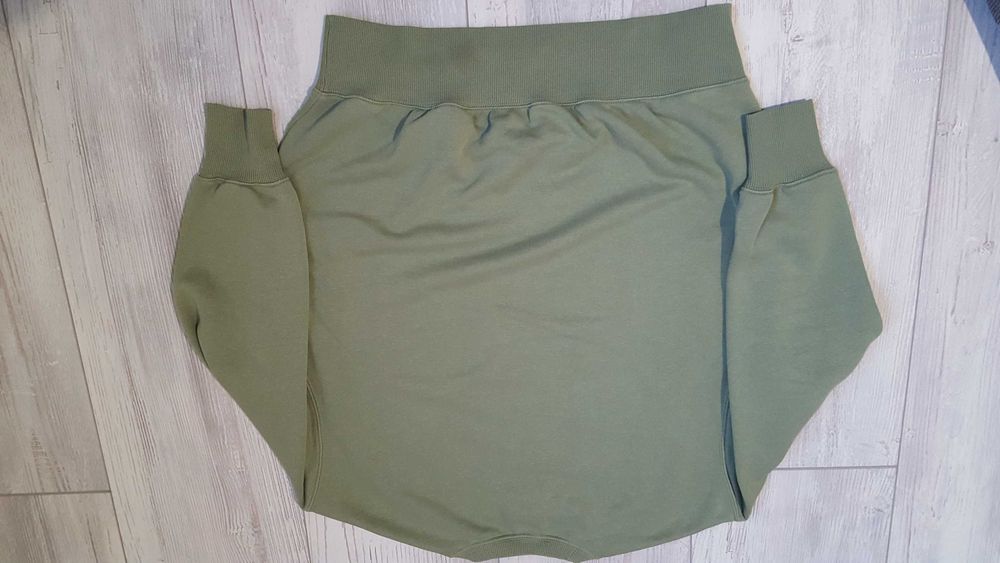 Чисто ново спортно горнище суитшърт Nike за момиче с размер XS