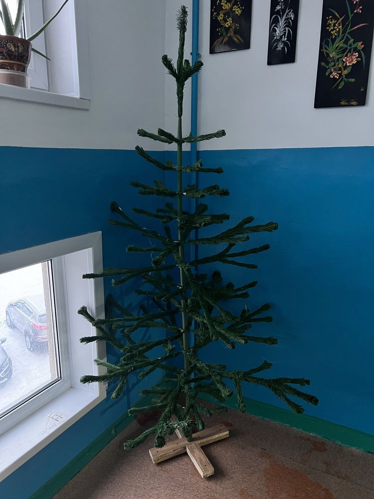 Продается искусственная елка