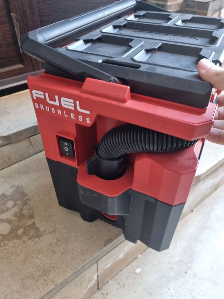 Milwaukee M18 FPOVCL packout прахосмукачка