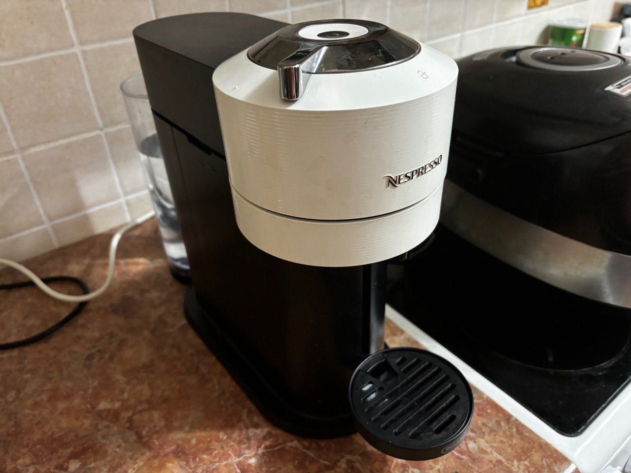 Кофемашина Nespresso vertuo next/ требует ремонта
