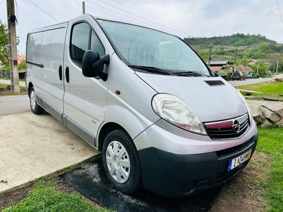 Opel vivaro 2.5 diesel
