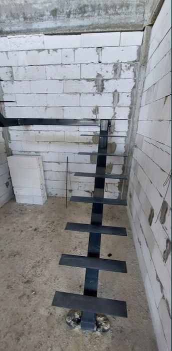 Scara interioara la comanda în toată tara