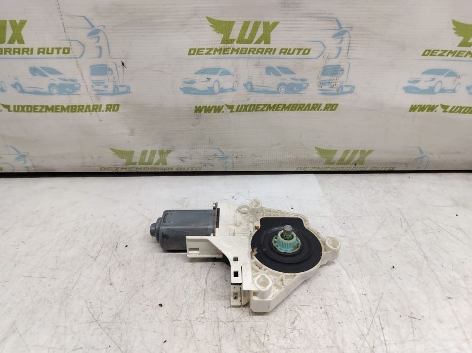 Motoras macara geam dreapta fata 8k0959802b Volkswagen VW Touareg gen