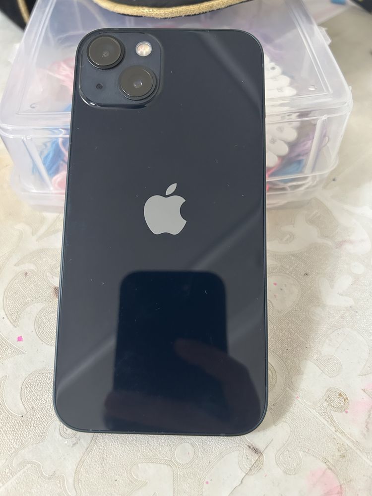 Продам iPhone 13