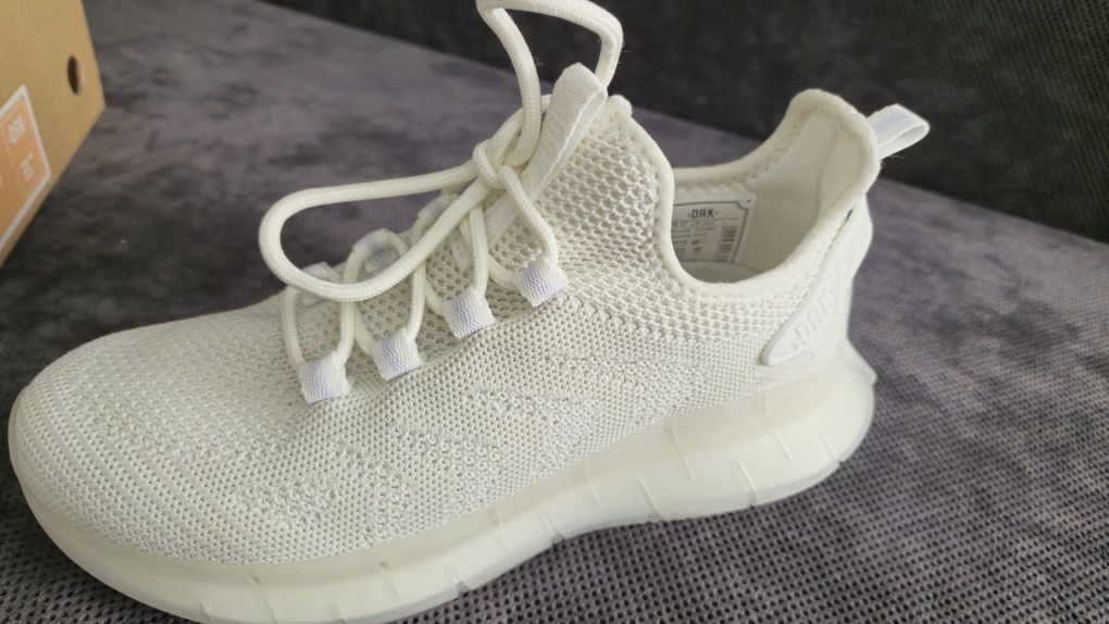 Кецове (маратонки) Adidas и DRK /Dorko/