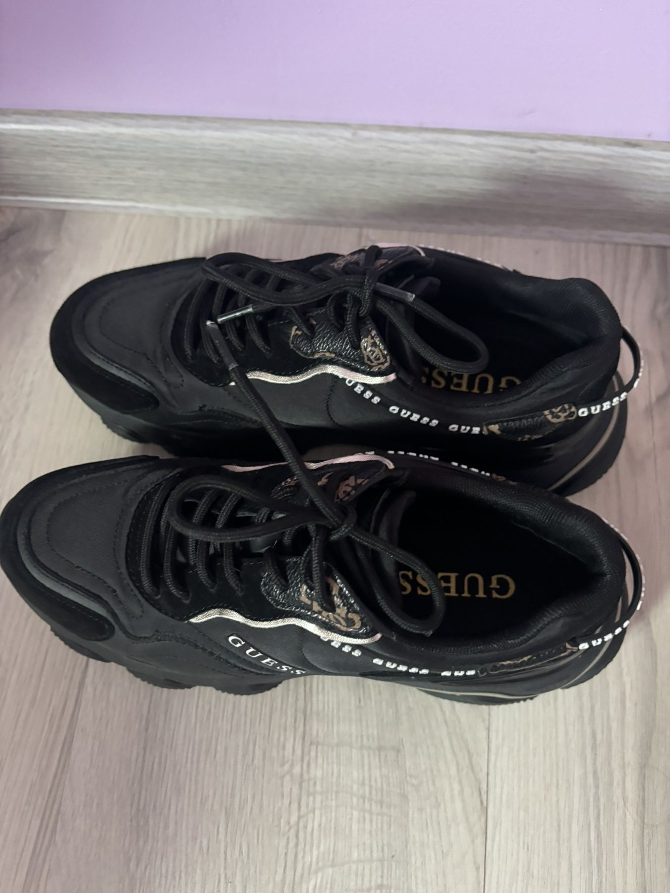 Маратонки Guess Sneakers