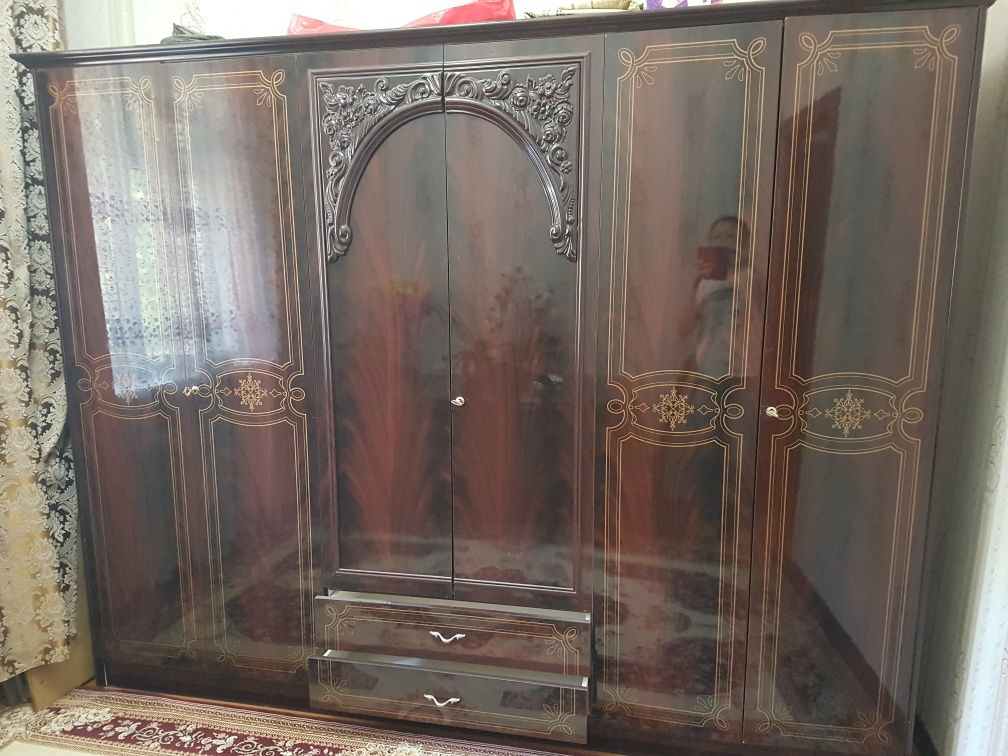 Продам спальный гарнитур б/у