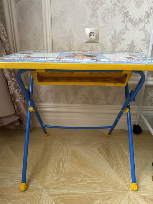 Продается столик детский