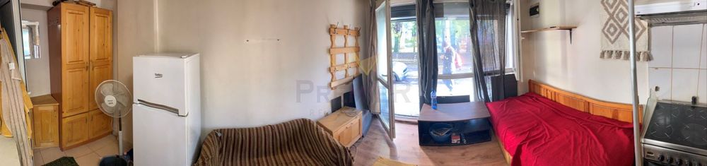 Дава се под наем Едностаен апартамент в Варна, Център - 25 кв.м за 204 € - Снимка #1