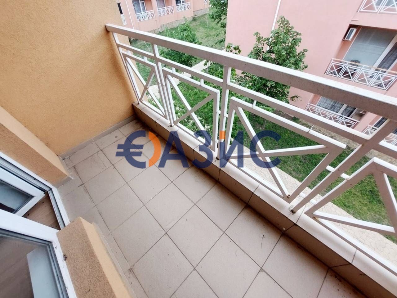 Продава се Едностаен апартамент в к.к. Слънчев бряг - 28 кв.м за 983 €/кв.м - Снимка #12
