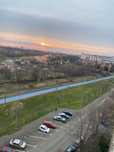 Dau in chirie apartament zona 300 pe mal cu  4 camere