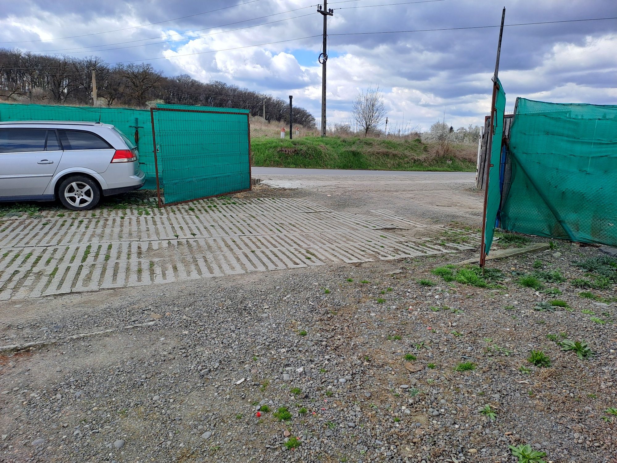 inchiriez spatiu curte parcare 500mp mures