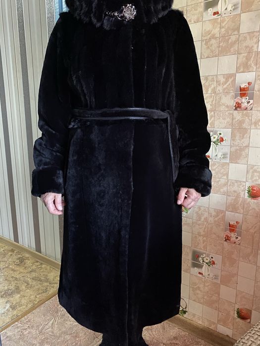 Шуба мутоновая чёрного цвета