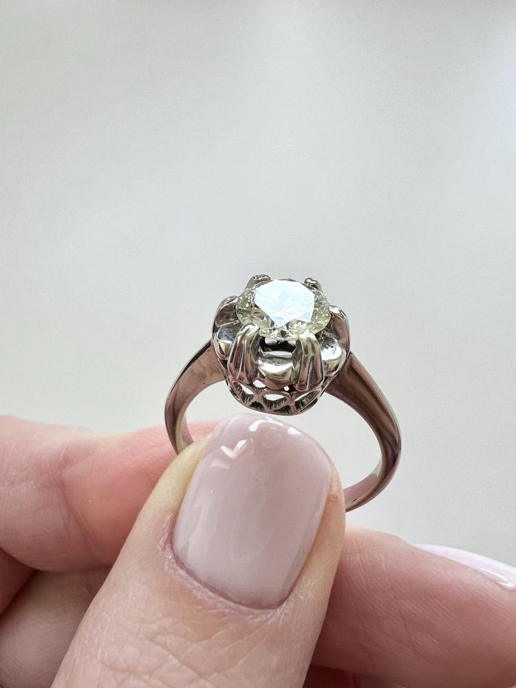 Inel din aur alb 18 kt tip solitaire cu diamant natural de 1 ct