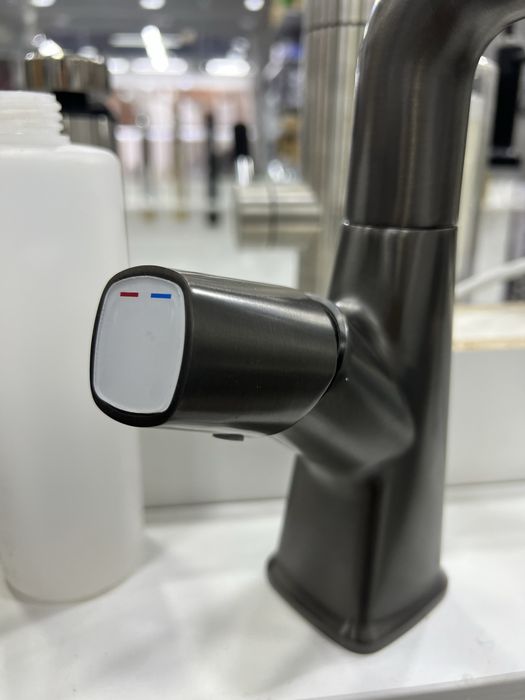 Смеситель для парикмахерской новый(sartaroshhonaga smestitel)