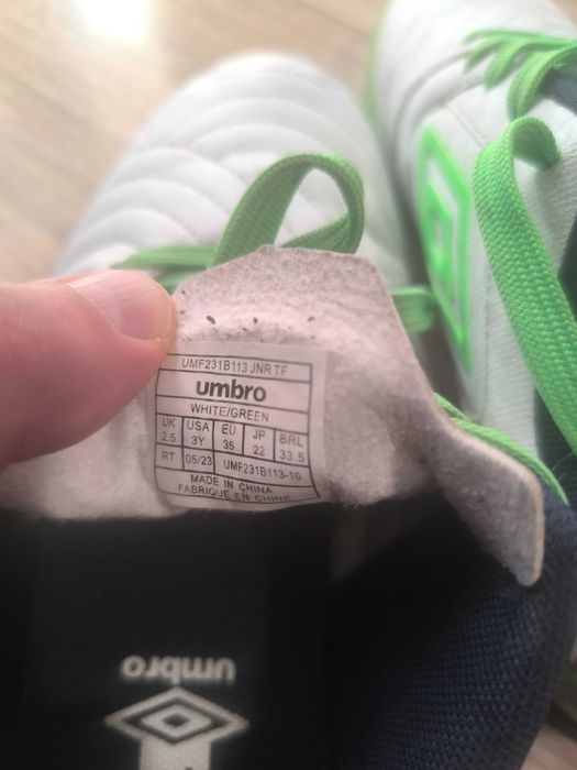 Детски стоножки футболни обувки Umbro 35номер