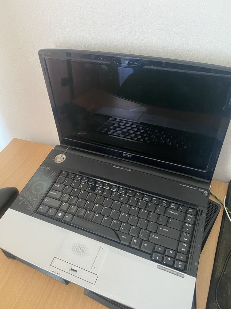 Vand Laptop Acer pentru piese