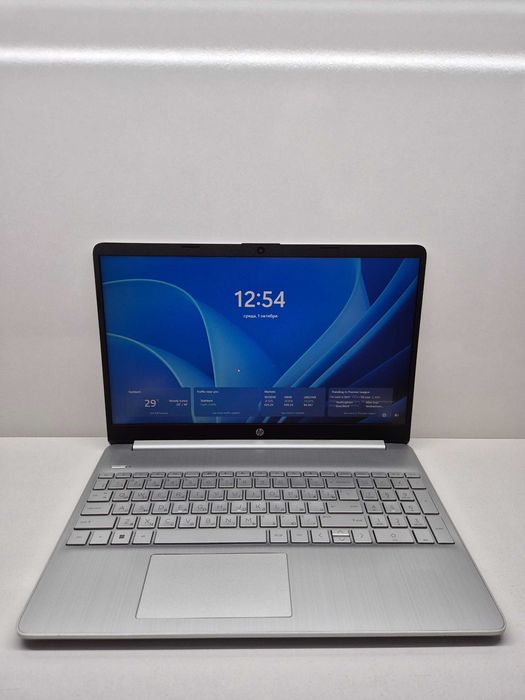 HP 239$  Core i3-1215U  8/256 Ekran: 15.6" HD