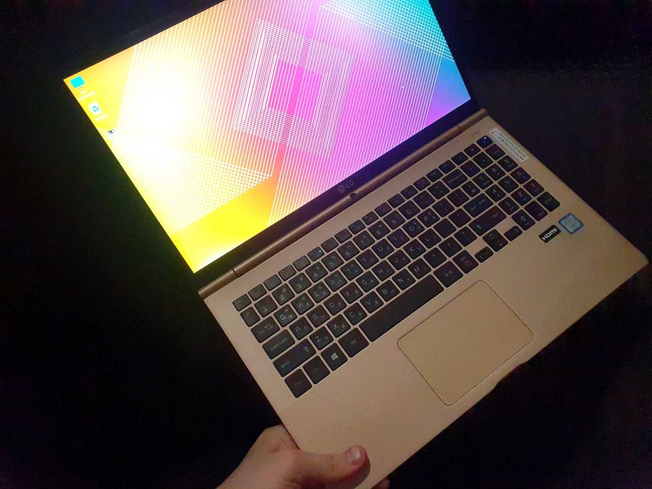 LG Gram 15 15Z960 Core i5 / 8GB / 256GB