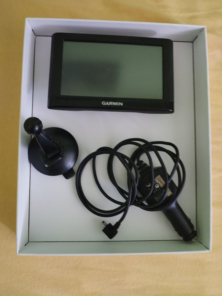 Продавам навигация Garmin