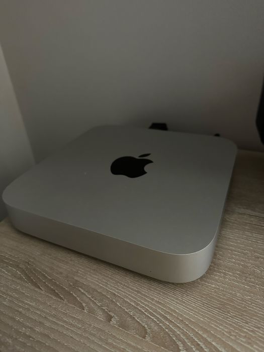 Vand Mac mini M1 256gb 2-3 ori folosit