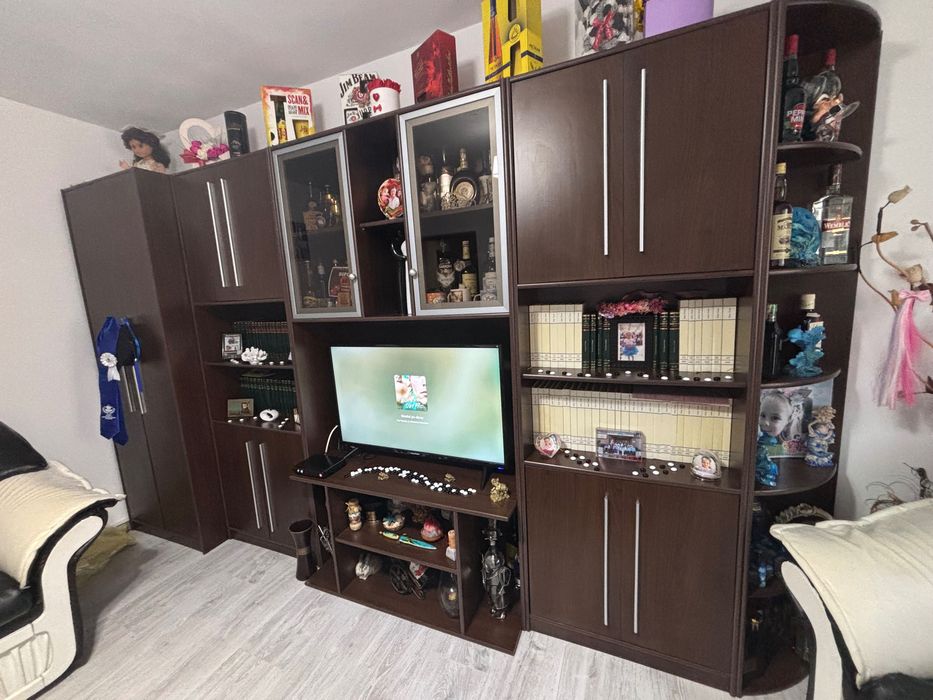 Mobila de sufragerie + masuta de cafea