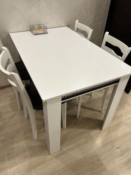 Маса със столове комплект