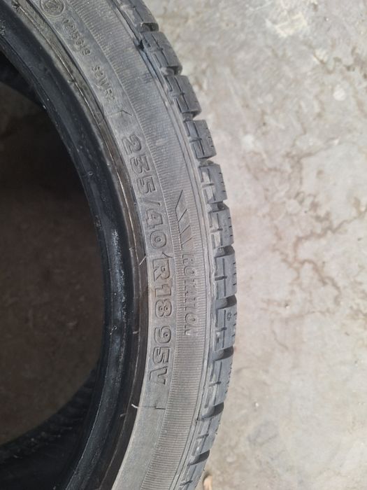 Продавам 4 бр зимни гуми  235 40 18