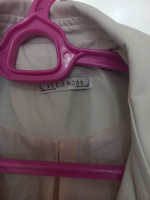 Новый женский плащь хорошего качества