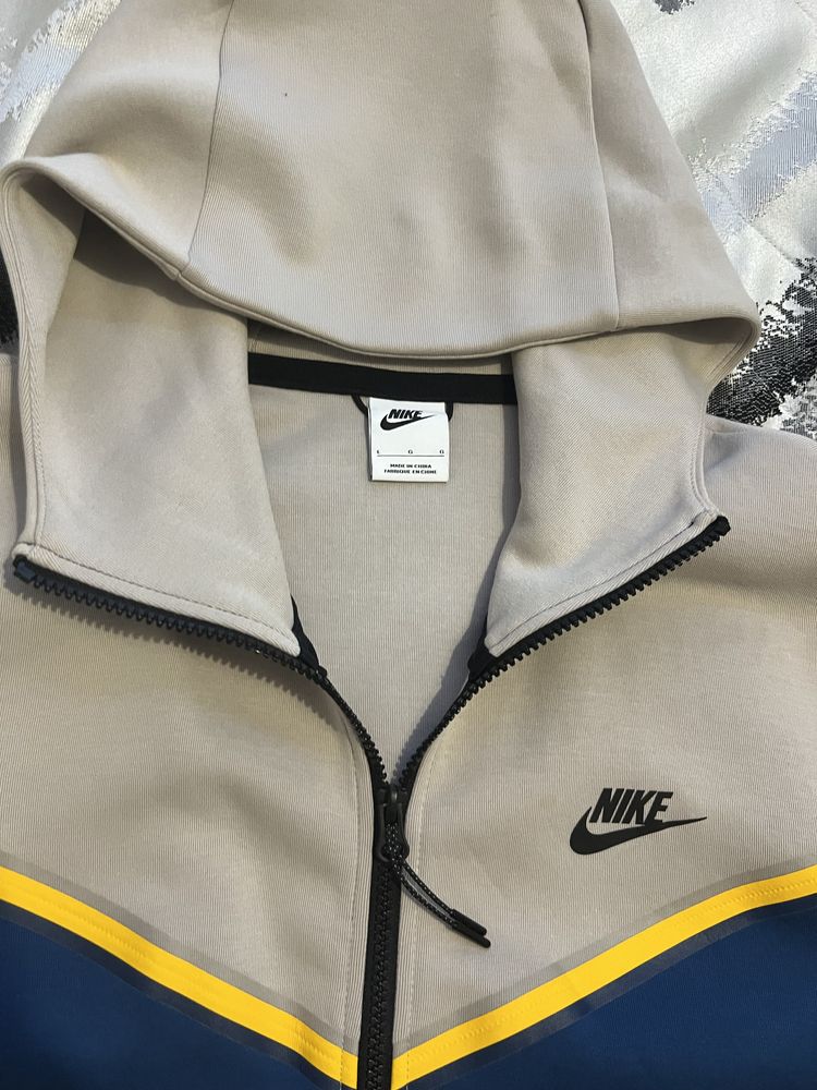 НОВ Nike TECH fleece размер L