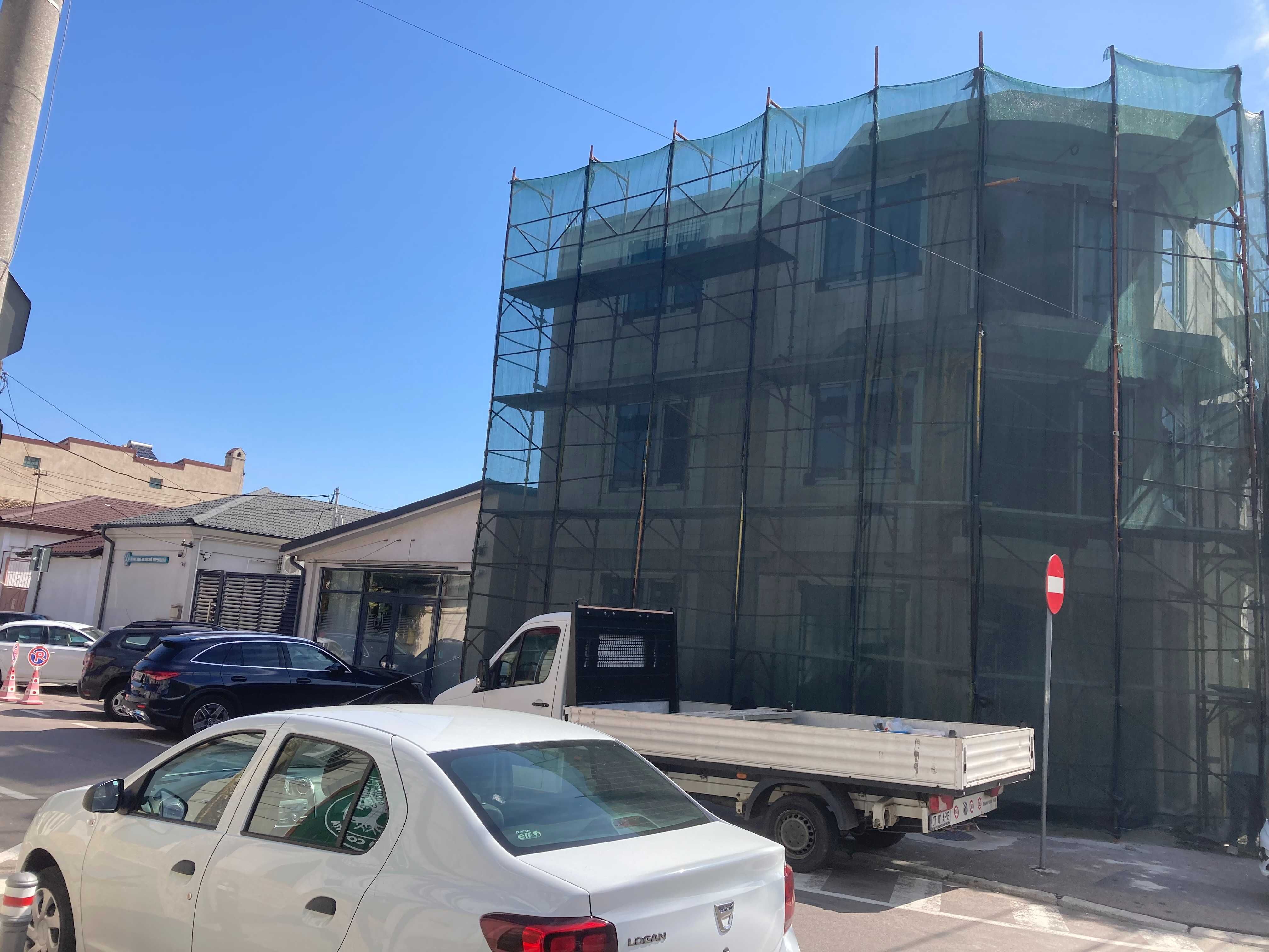 Schelă metalică de închiriat cu montaj autorizat la cerere