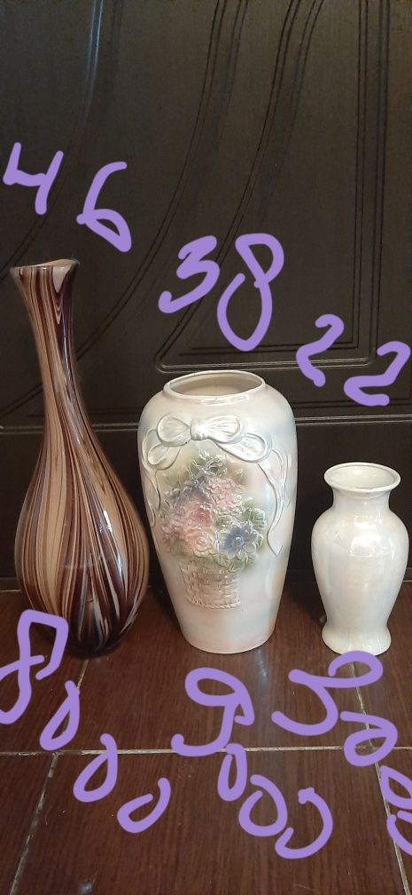 Продам рпзные вазы  в идеалбном состоянии, без сколов и трещин.