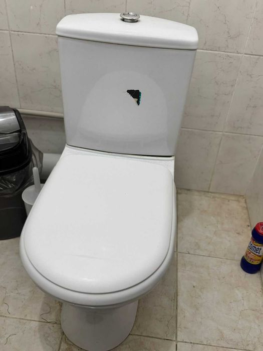 унитаз с бачком,рабочий,хороший