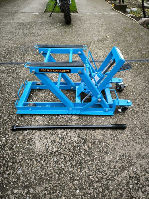 Чисто нов  хидравличен крик за мотор