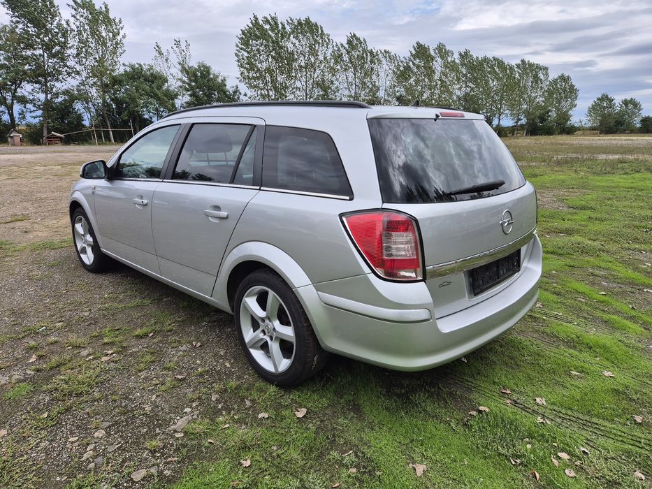 Opel Astra 1.7    2010