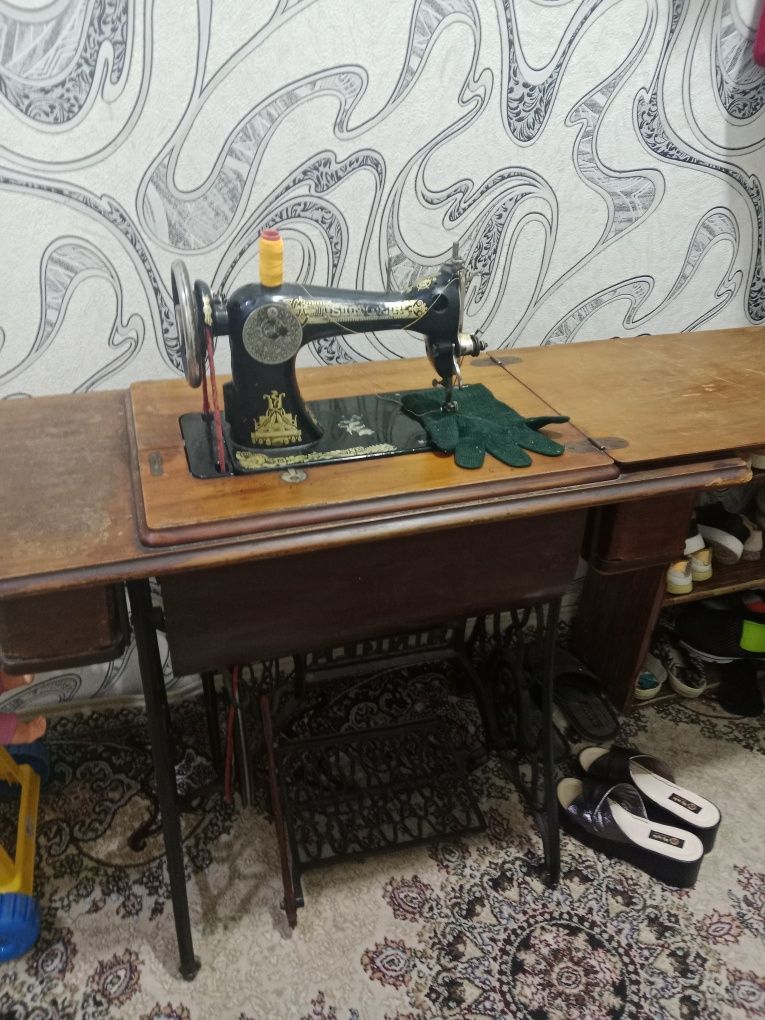 Продам машинка швейная