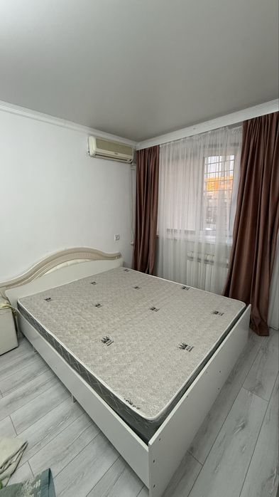 Кровать двухспальный, б/у