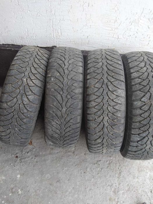 Продам комплект шин с дисками