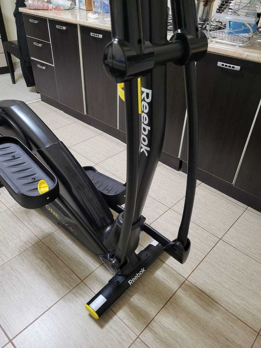 BICICLETĂ EPLIPTICĂ Reebok – stare foarte buna