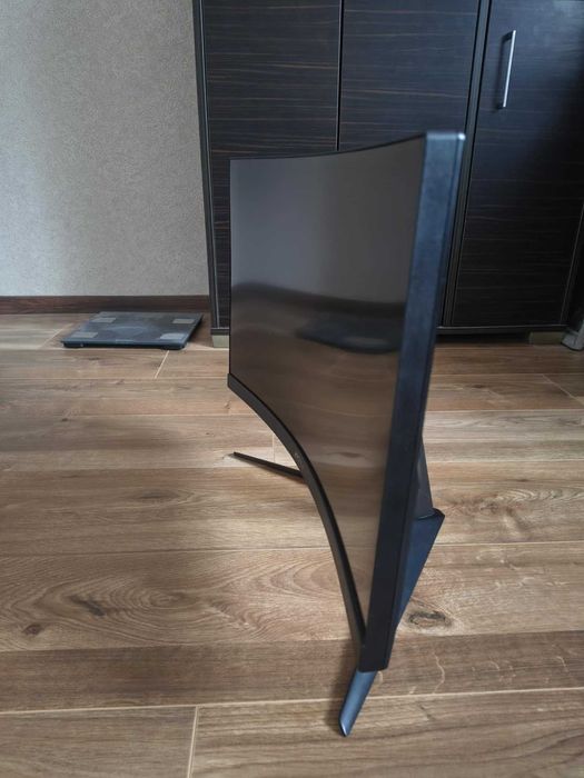 MAG ARTYMIS 242C Curved монитор 24''