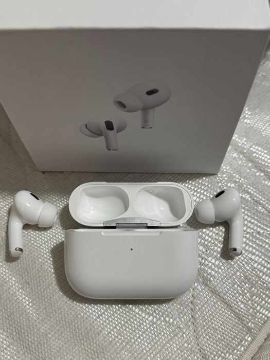 AirPods Pro 2 cu husă (complet nou)